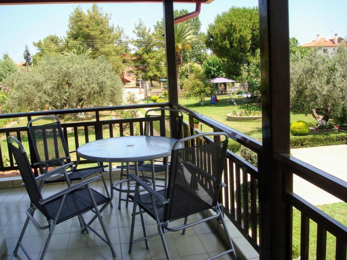 Apartamento Jenny'S Garden Vourvourou Exterior foto