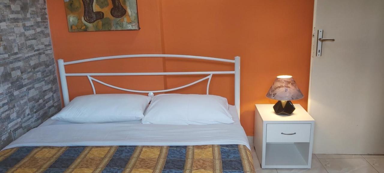 Apartamento Jenny'S Garden Vourvourou Exterior foto