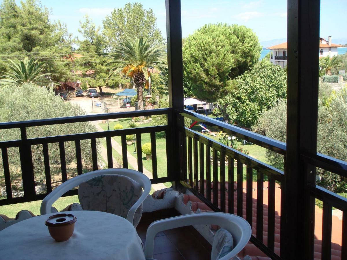 Apartamento Jenny'S Garden Vourvourou Exterior foto