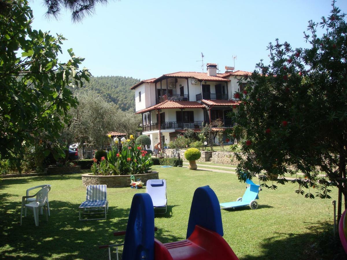 Apartamento Jenny'S Garden Vourvourou Exterior foto