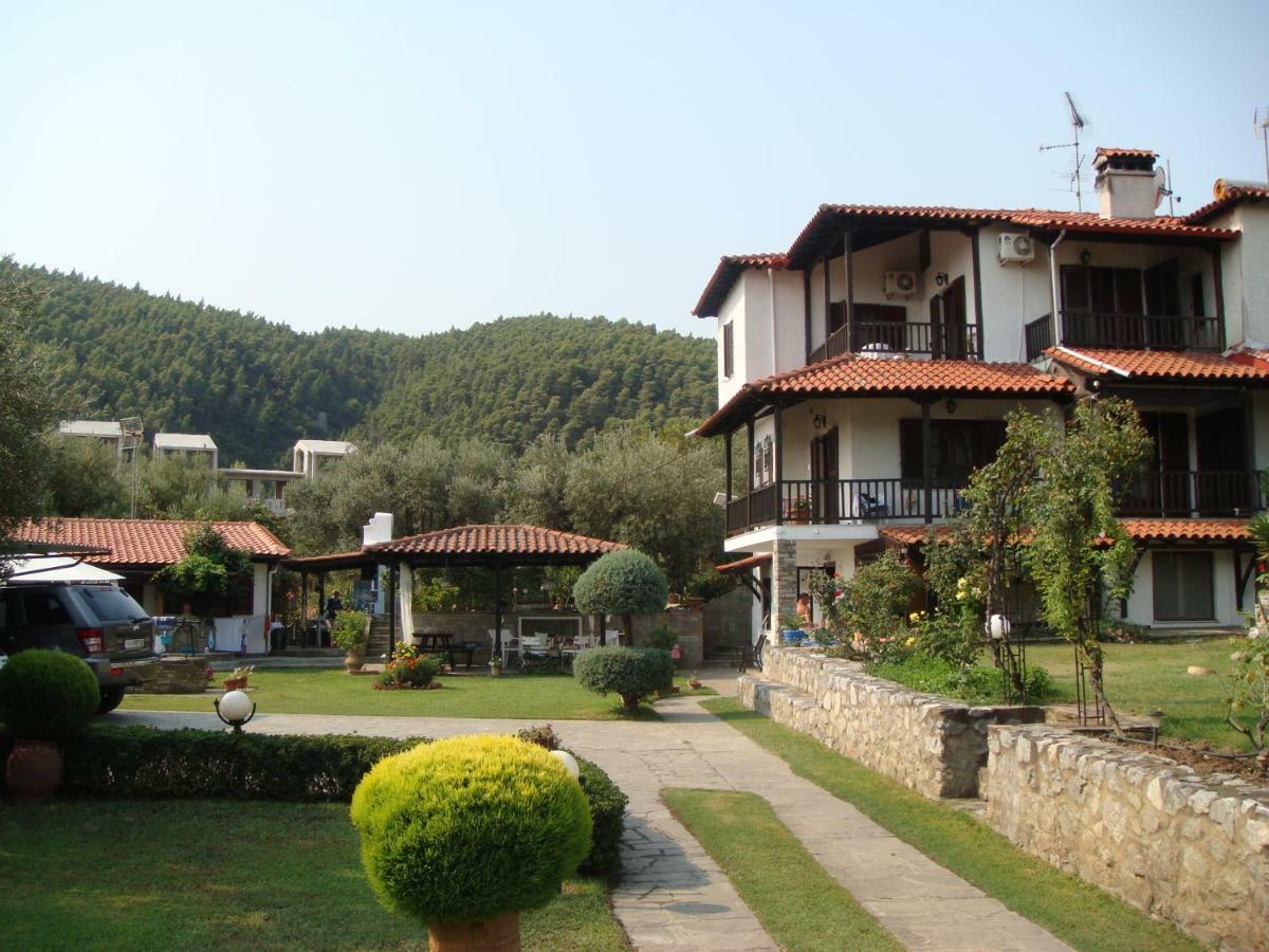 Apartamento Jenny'S Garden Vourvourou Exterior foto