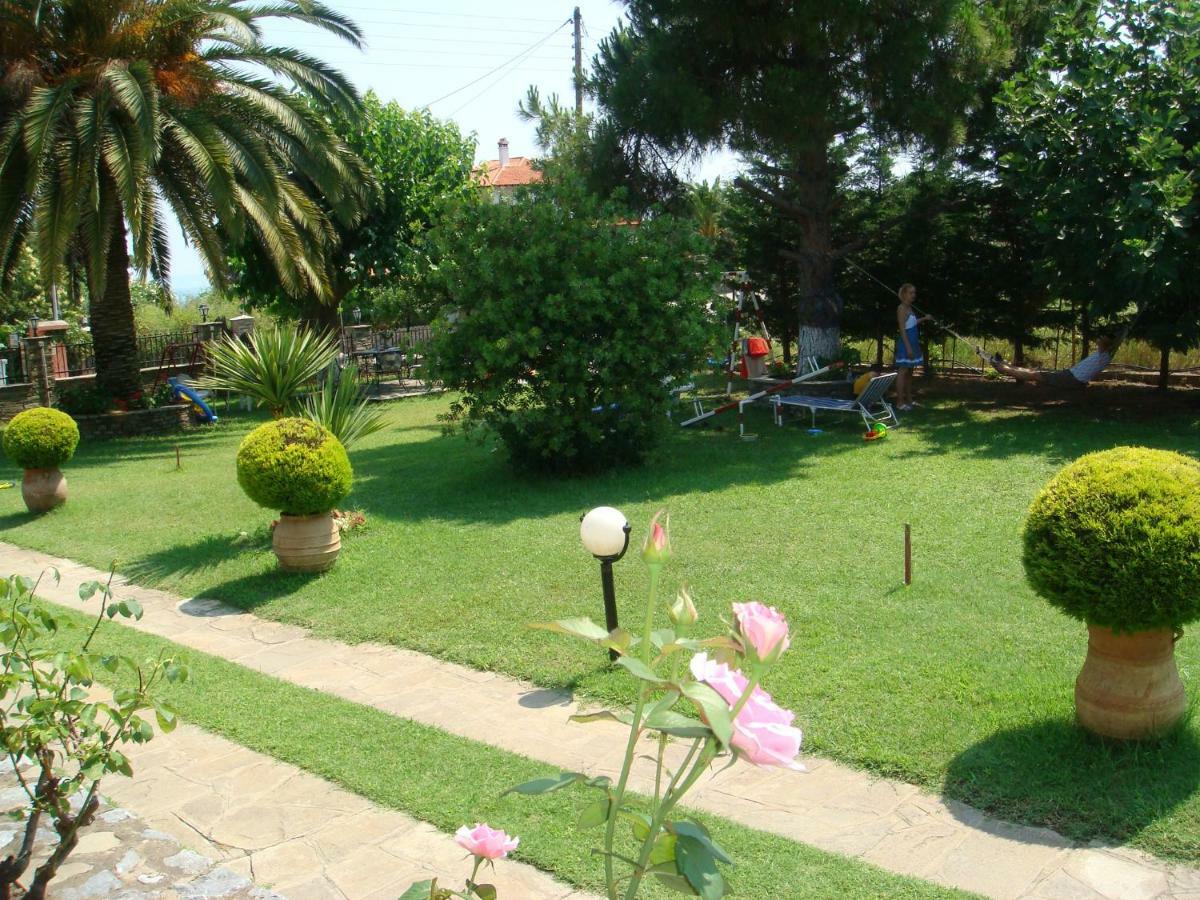 Apartamento Jenny'S Garden Vourvourou Exterior foto