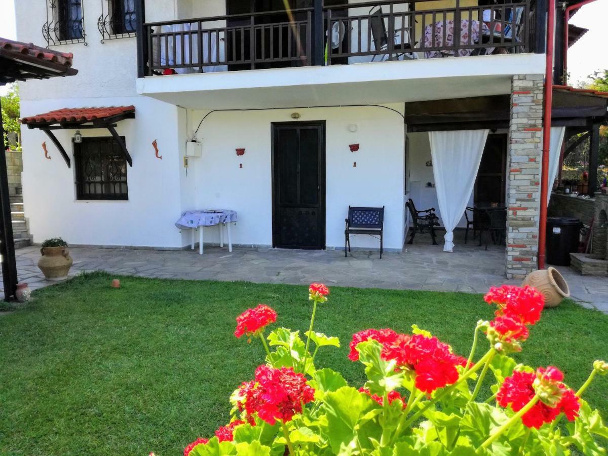 Apartamento Jenny'S Garden Vourvourou Exterior foto