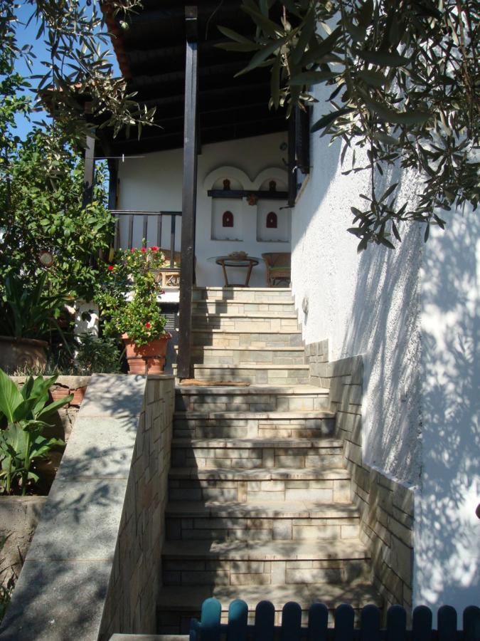 Apartamento Jenny'S Garden Vourvourou Exterior foto