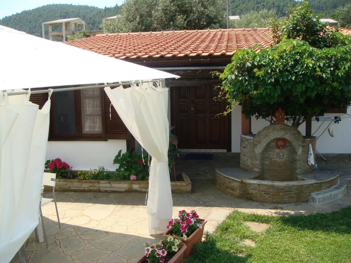 Apartamento Jenny'S Garden Vourvourou Exterior foto
